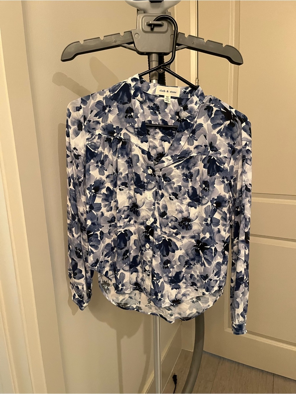 cloth & stone Navy and White Floral Button-Down Shirt